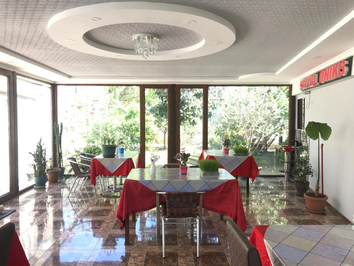 Hotel Oniks كوتايسي المظهر الخارجي الصورة