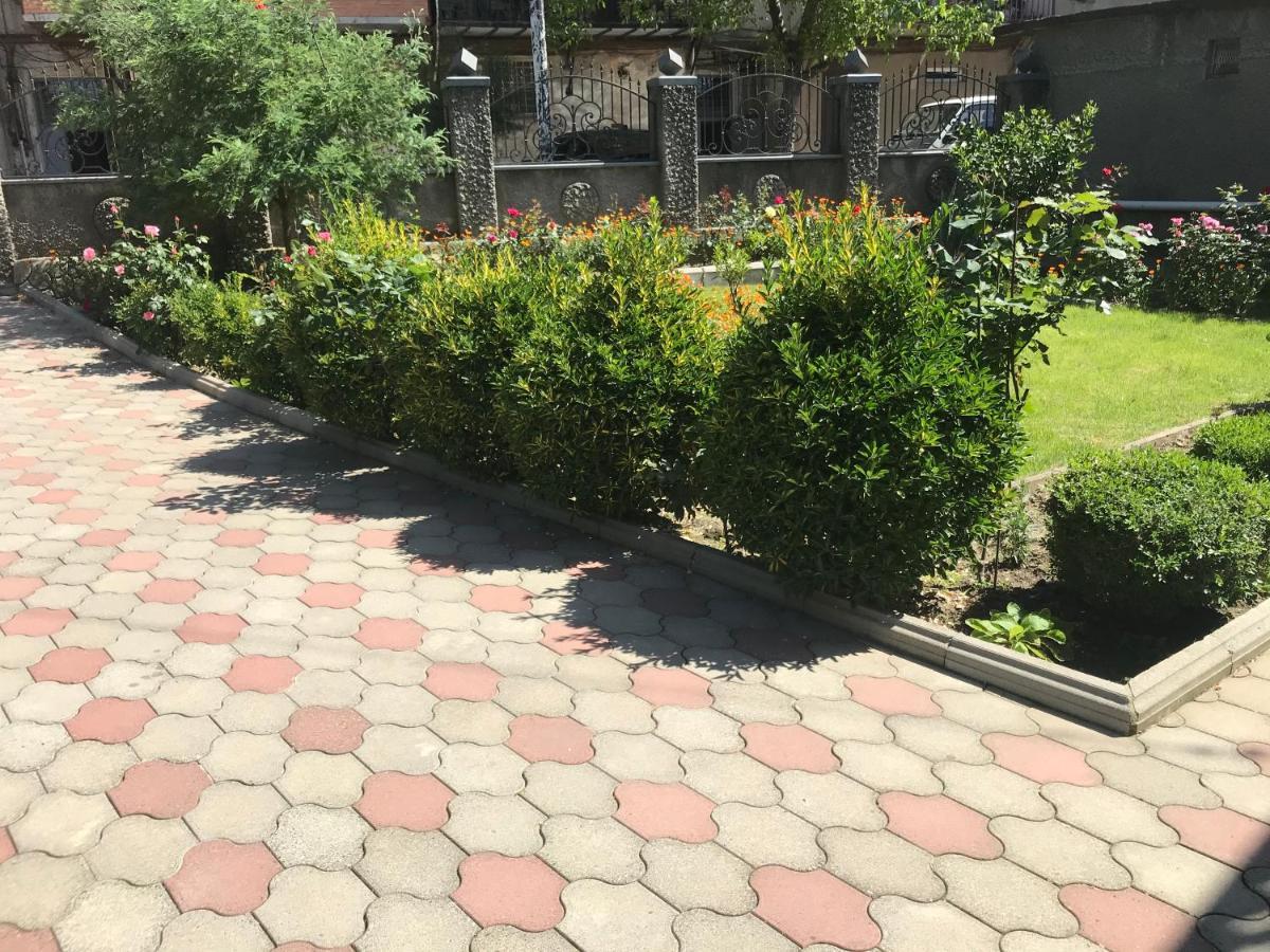 Hotel Oniks كوتايسي المظهر الخارجي الصورة