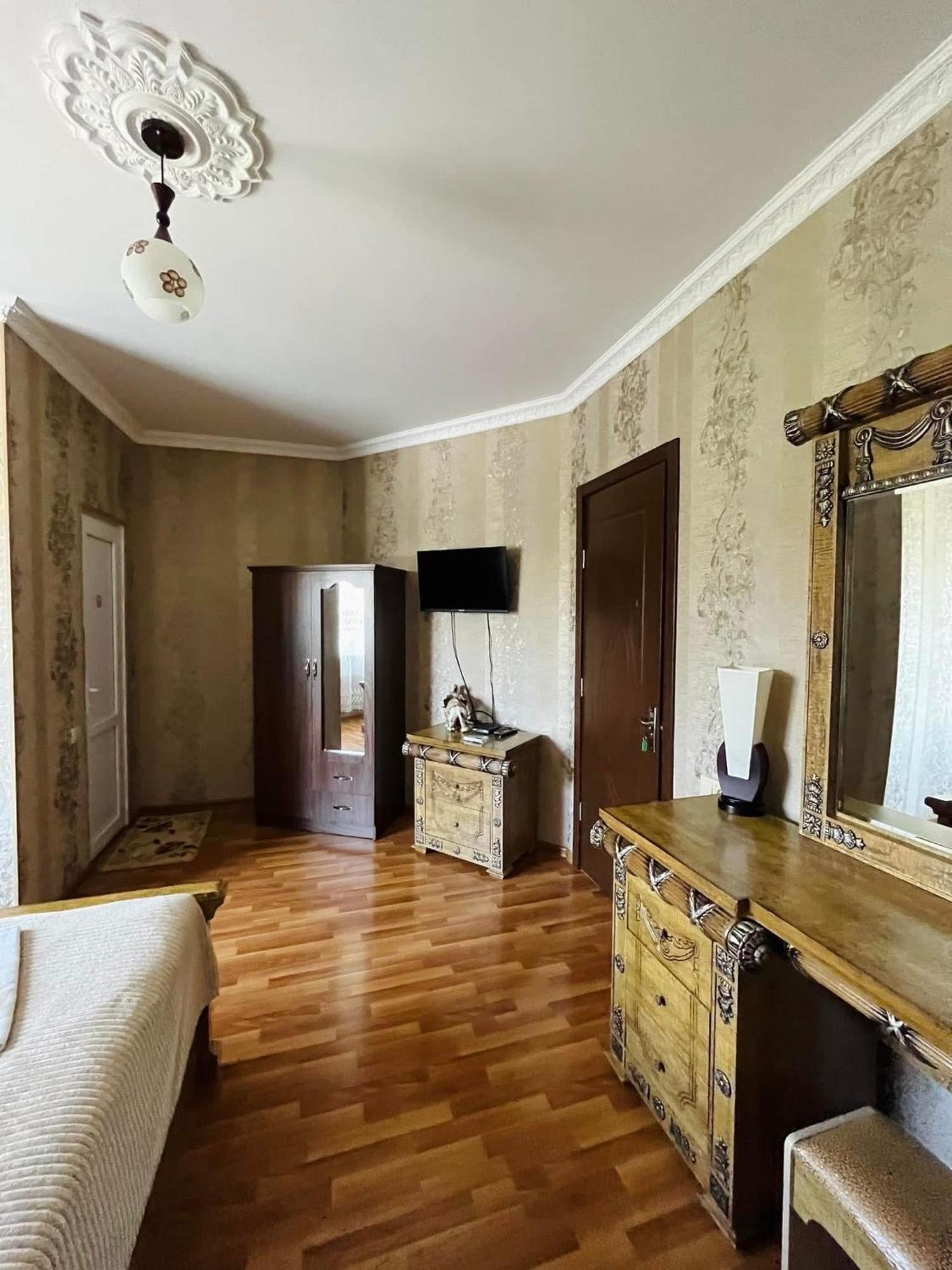 Hotel Oniks كوتايسي المظهر الخارجي الصورة